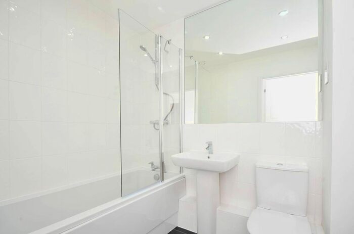 1 Bedroom Flat To Rent In Walnut Tree Close, Guildford, Guildford, GU1