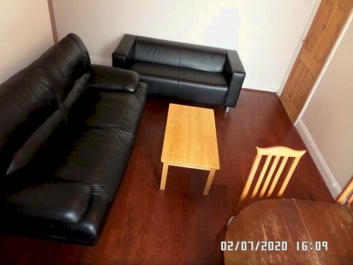 2 Bedroom Flat To Rent In Simonside Terrace, Heaton, Newcastle Upon Tyne NE6