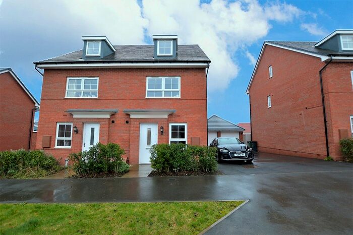3 Bedroom Semi-Detached House To Rent In Clayhill Field, Wigston, Leicestershire, LE18