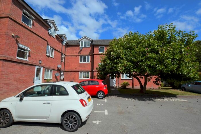 2 Bedroom Flat To Rent In Bedroom Flat With Parking, Upper Grosvenor Road, Tunbridge Wells, TN1