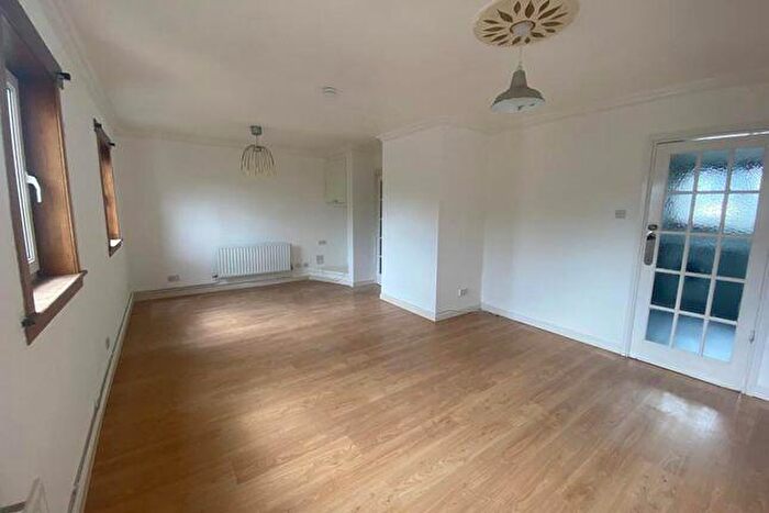 3 Bedroom Flat To Rent In Lemon Place, Aberdeen, AB24