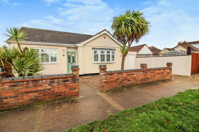 2 Bedroom Detached Bungalow To Rent In Crowstone Road, Grays, RM16