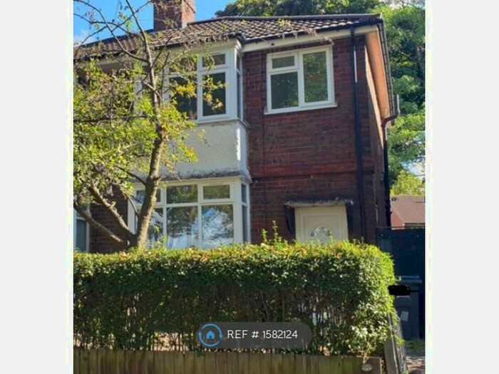 3 Bedroom Semi-Detached House To Rent In Stockfield Road, Acocks Green, Birmingham, B27