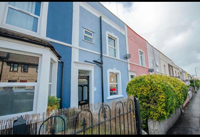 2 Bedroom Apartment To Rent In Victoria Parade, Bristol, BS5