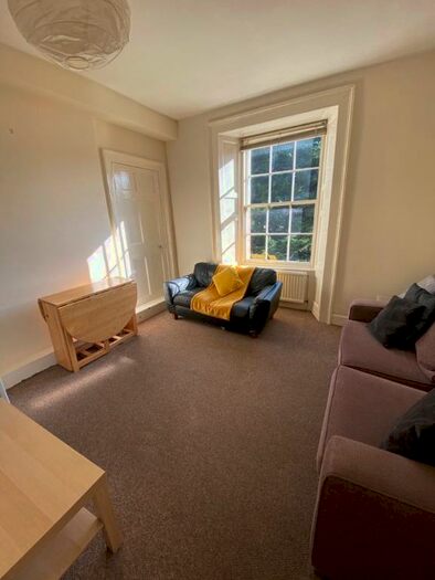 4 Bedroom Flat To Rent In Parkside Street, Newington, Edinburgh, EH8