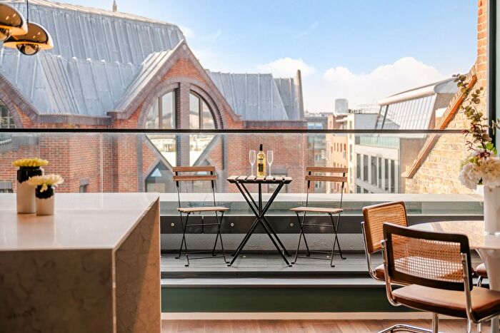 2 Bedroom Flat To Rent In St. John's Lane, Farringdon, London, EC1M