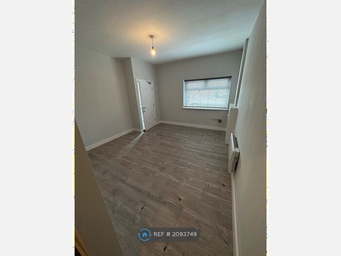 1 Bedroom Flat To Rent In Princess Avenue, Doncaster, DN7