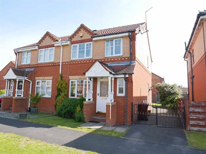 3 Bedroom Semi Detached House To Rent In Sandpiper Approach, Morley, LS27