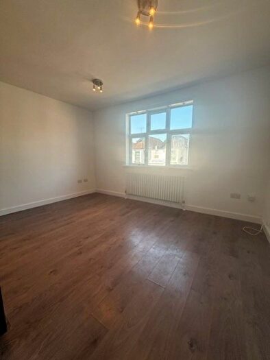 2 Bedroom Maisonette To Rent In Warrington Road, Harrow, Middlesex, HA1