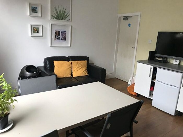 1 Bedroom Terraced House To Rent In Grosmont Place, Bramley, Leeds, LS13