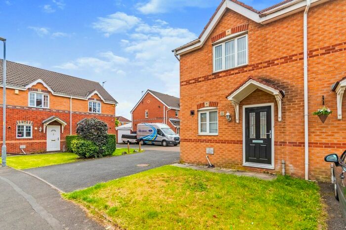 2 Bedroom Semi-Detached House To Rent In Lees Park Way, Droylsden, Manchester, M43