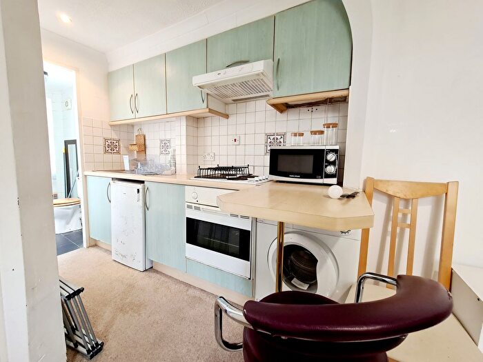 Studio To Rent In St Peters Street, Islington, N1
