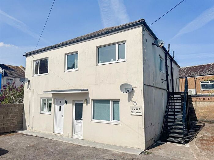 2 Bedroom Flat For Sale In Emmanuel Road, Hastings, TN34