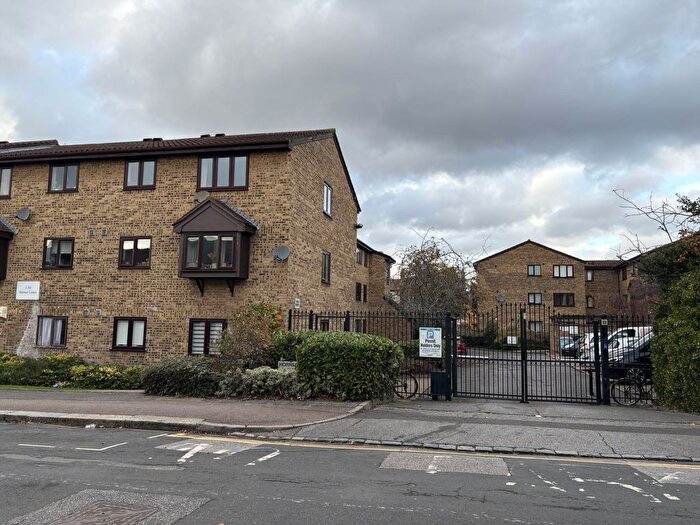 1 Bedroom Studio To Rent In South Birkbeck Road, Leytonstone, E11