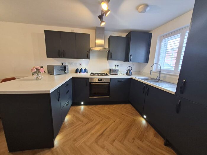 3 Bedroom Semi-Detached House To Rent In Hurrier Grove, New Rossington, DN11