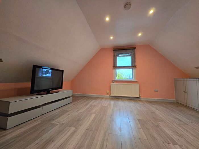 1 Bedroom Studio To Rent In Upper Tollington Park, London, N4