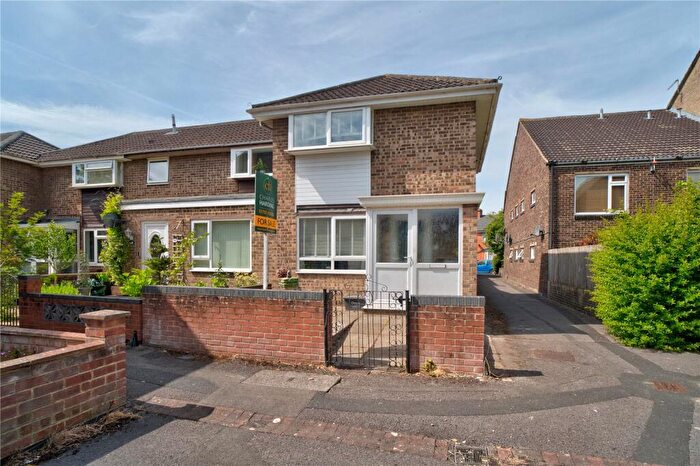 2 Bedroom End Of Terrace House For Sale In Thomas Street, Rodbourne, Swindon, SN2
