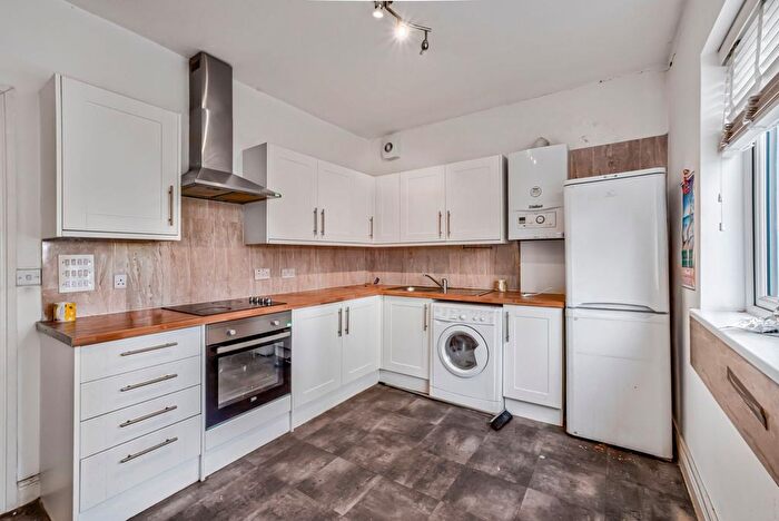 2 Bedroom Flat To Rent In Lady Margaret Road, Southall, Middlesex, UB1