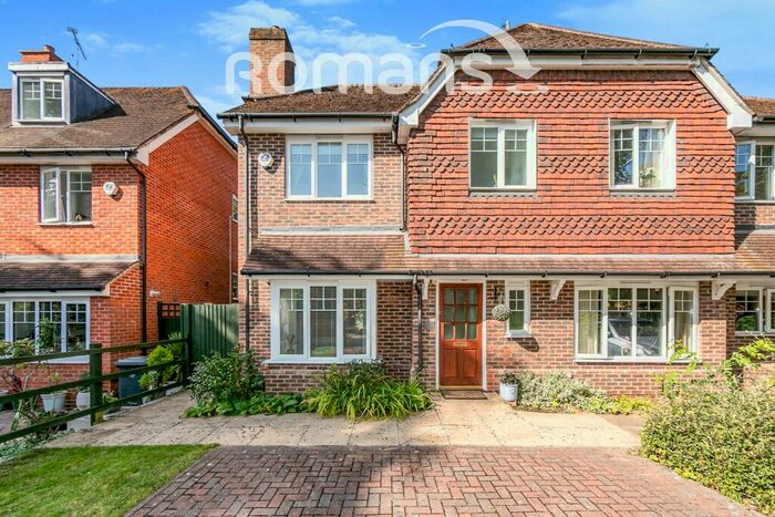 2 Bedroom Semi-Detached House To Rent In Parkside Road, Reading, RG30