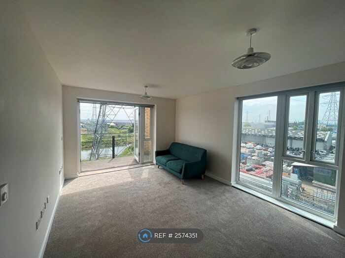 2 Bedroom Flat To Rent In George Wheeler House, Barking, IG11