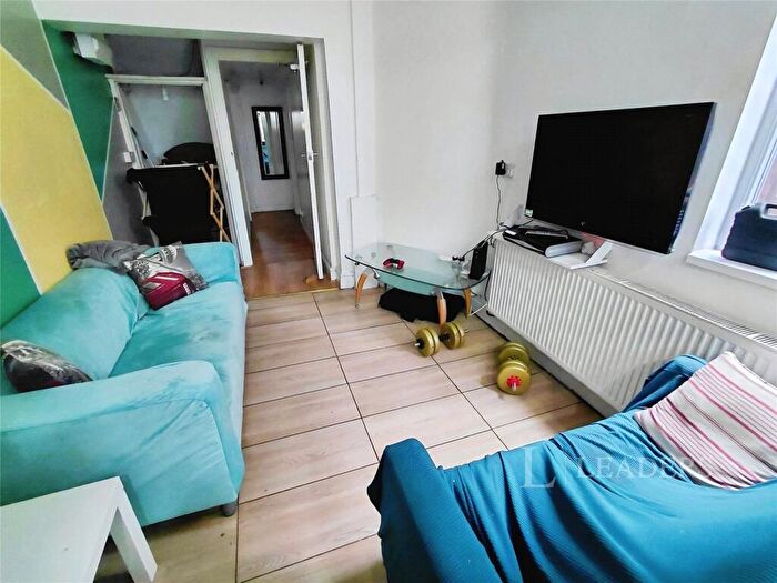 5 Bedroom House To Rent In Standish Road, Manchester, M14