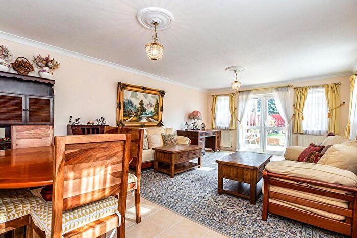 5 Bedroom Detached House To Rent In Worthington Road, Surbiton, KT6