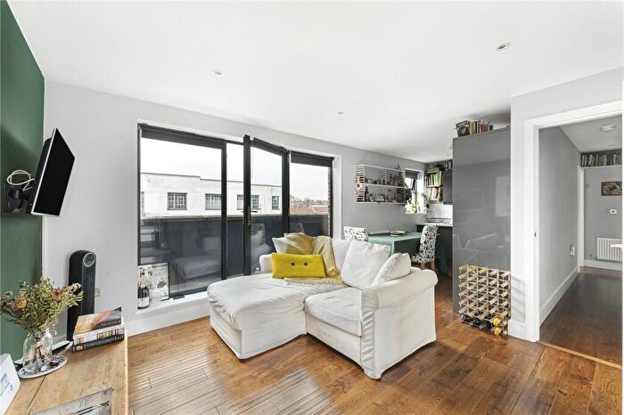 1 Bedroom Apartment For Sale In Vyner Street, London, E2