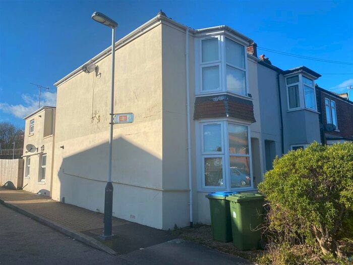 2 Bedroom Apartment To Rent In Adelaide Road, Southampton, SO17