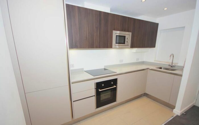 1 Bedroom Flat To Rent In Brunswick Avenue, London, N11