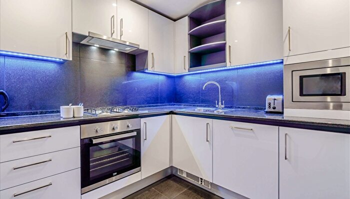 2 Bedroom Apartment To Rent In Westferry Circus, London, E14