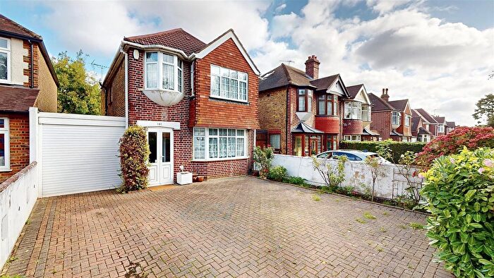 3 Bedroom Detached House For Sale In Bath Road, Hounslow, TW3