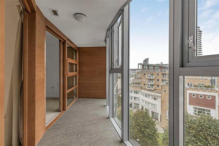 1 Bedroom Flat To Rent In Lombard Road, Battersea, SW11