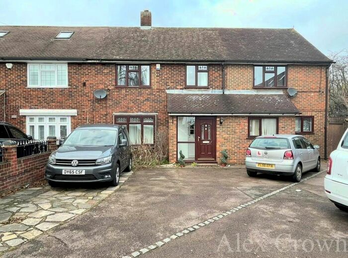 5 Bedroom Property To Rent In Thaxted Way, Waltham Abbey EN9