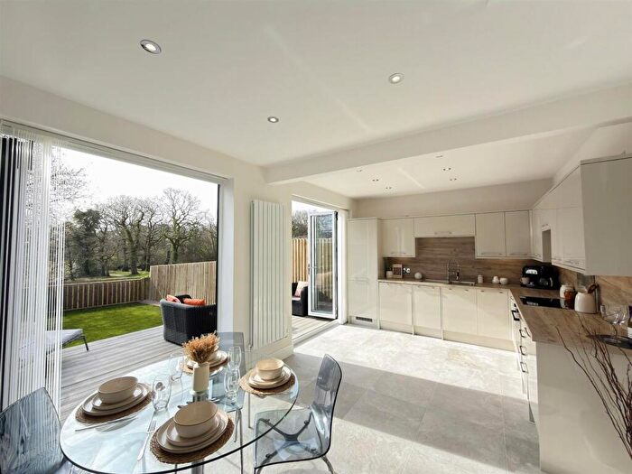 3 Bedroom Semi Detached House For Sale In Mulgrave Way, Mayals, Swansea, SA3