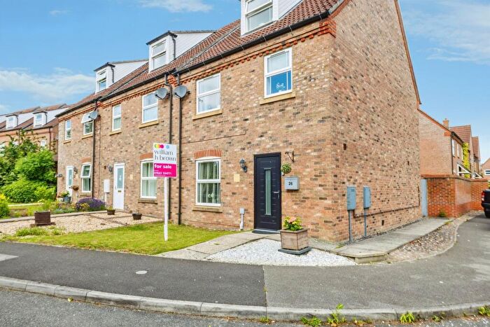 4 Bedroom End Of Terrace House For Sale In Stocking Way, Lincoln, LN2