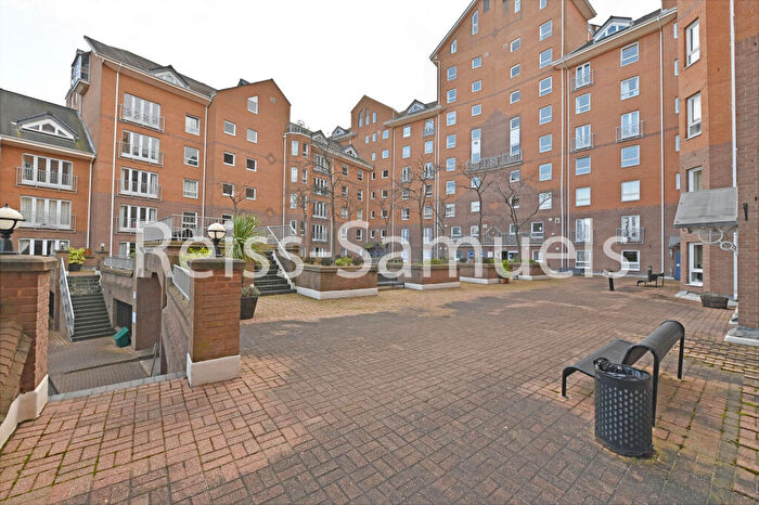 5 Bedroom Town House To Rent In Cyclops Mews, Canary Wharf, Docklands, , London, E14