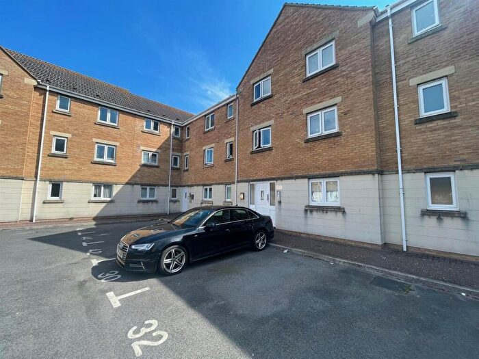 2 Bedroom Flat To Rent In Macfarlane Chase, Weston-Super-Mare, BS23