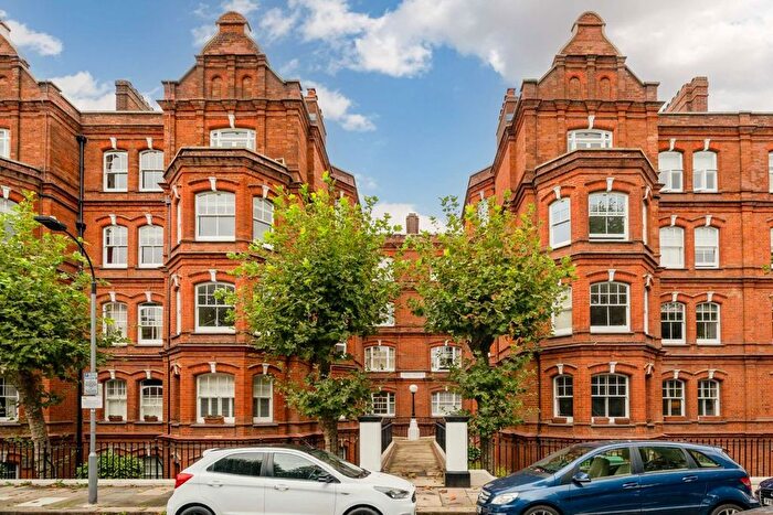 2 Bedroom Flat To Rent In Queen's Club Gardens, London, W14