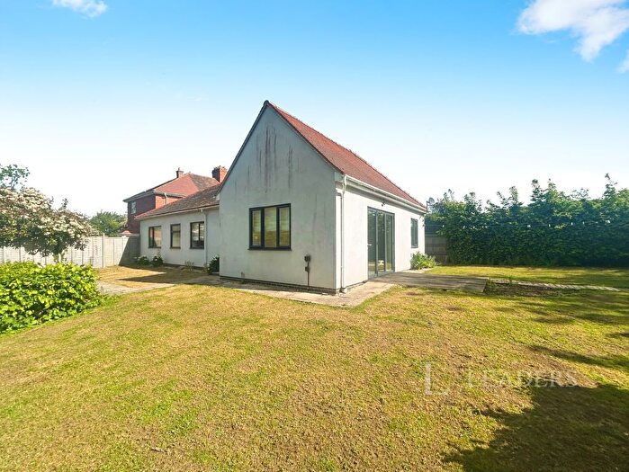3 Bedroom Bungalow To Rent In Main Road, Shurdington, GL51