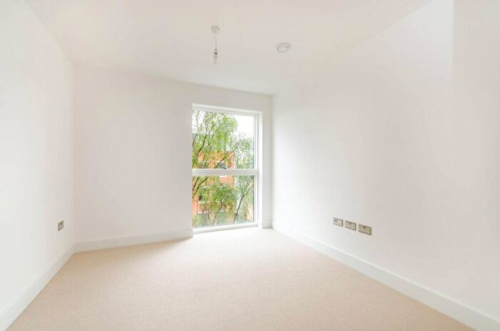 1 Bedroom Flat For Sale In Lyon Road, Harrow, HA1