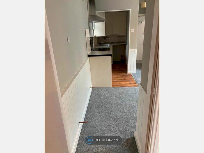 1 Bedroom Flat To Rent In Colwyn Bay, Colwyn Bay, LL29