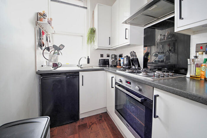 1 Bedroom Flat To Rent In High Road, Whetstone, N20
