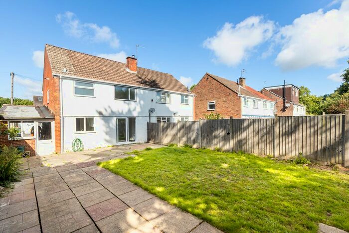 3 Bedroom Semi-Detached House To Rent In Grange Close, Crawley, RH10