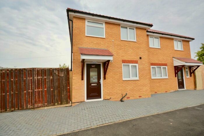 2 Bedroom Semi-Detached House To Rent In Sunrise Avenue, Chelmsford, CM1