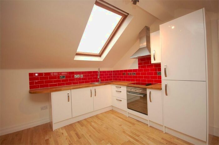 2 Bedroom Apartment To Rent In Windsor Road, Finchley, London, N3