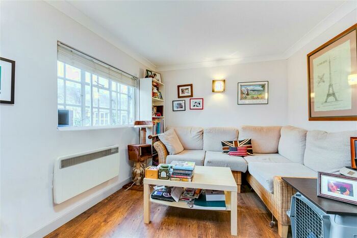 1 Bedroom Mews To Rent In Rheidol Mews, Angel, N1