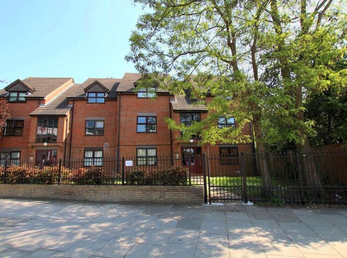 1 Bedroom Flat To Rent In Rugby Road, Twickenham, TW1