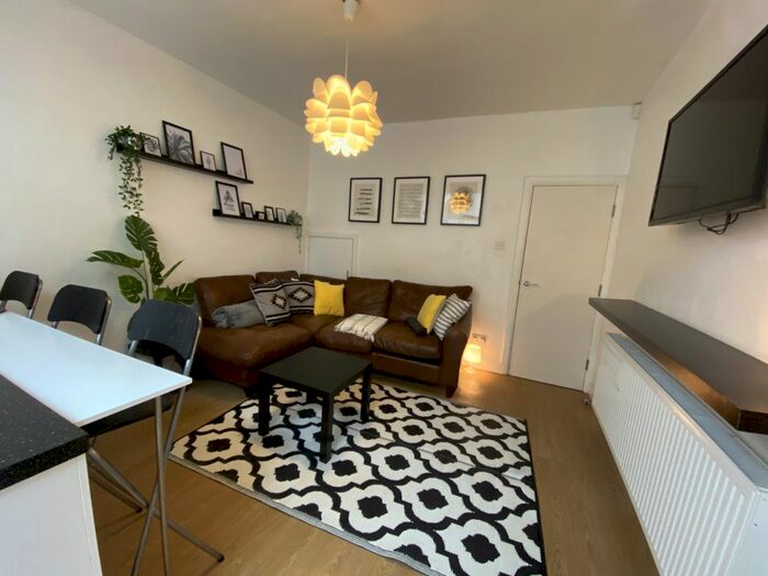 4 Bedroom Property To Rent In Holly Grove, Hubert Road, Selly Oak, Birmingham, B29