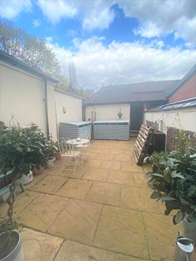 2 Bedroom Apartment To Rent In Huntingdon Drive, Nottingham, NG7