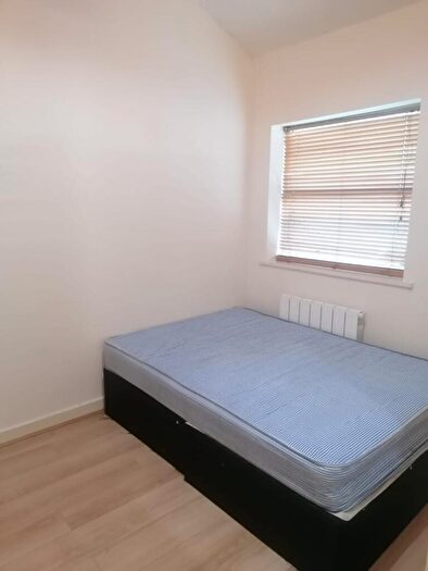 Studio To Rent In F Chapel Street, Luton, LU1